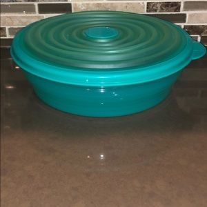 Tupperware container